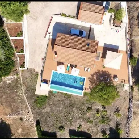 Villa Antikleia